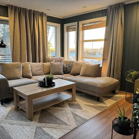 Modern And Cozy In Heimdal Apartmán